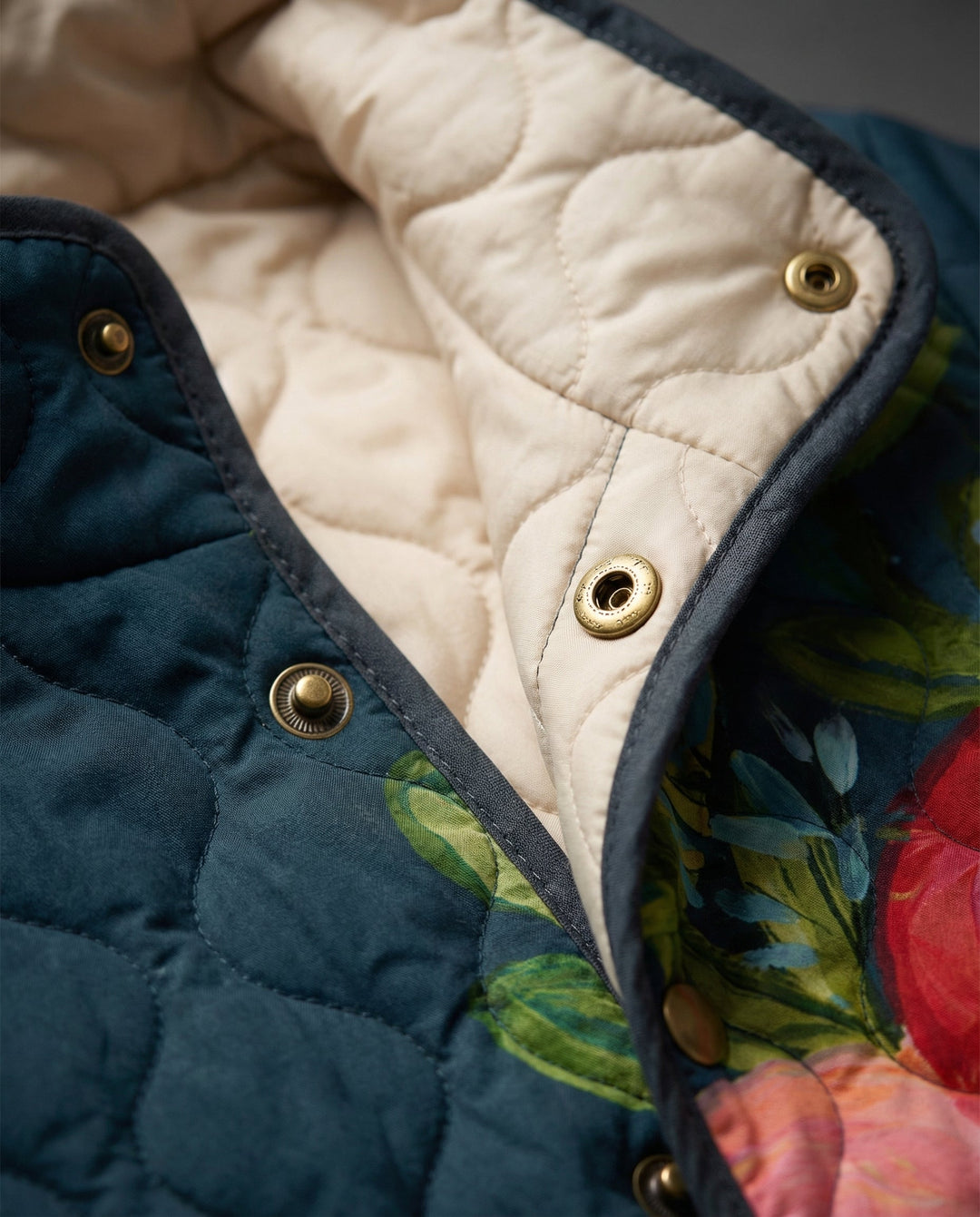 Thess – Vintage Floral Quilted Jacket