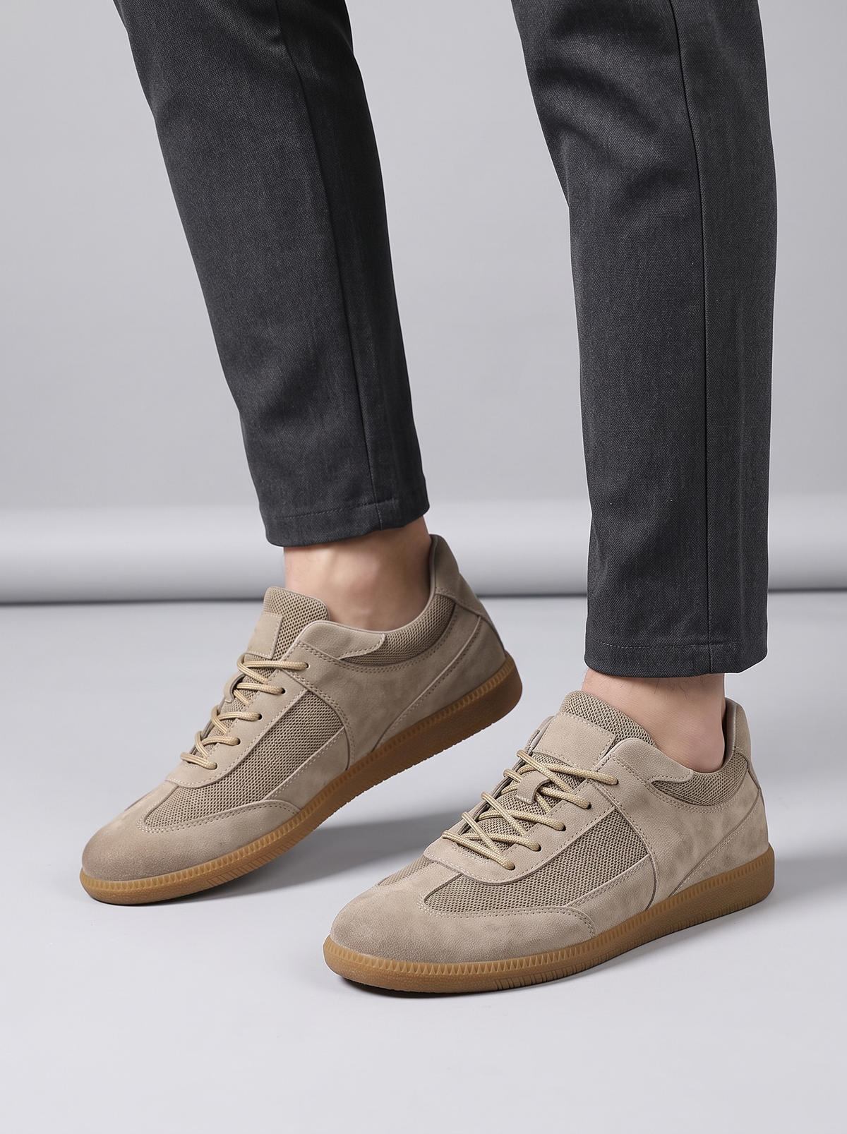 Retro Men's Summer Sneakers in khaki, worn on the foot