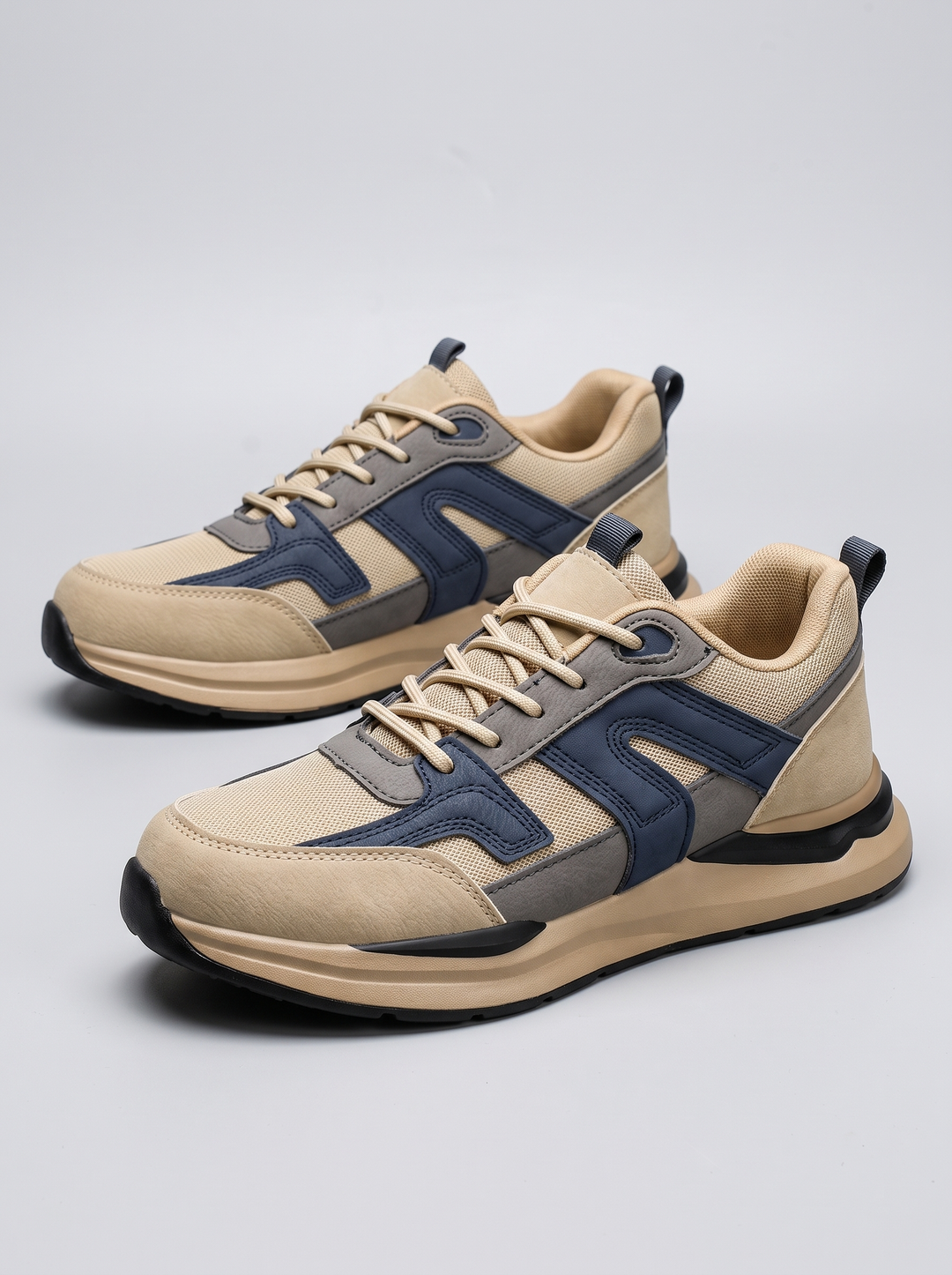 Spring retro sneakers beige navy paar driekwart