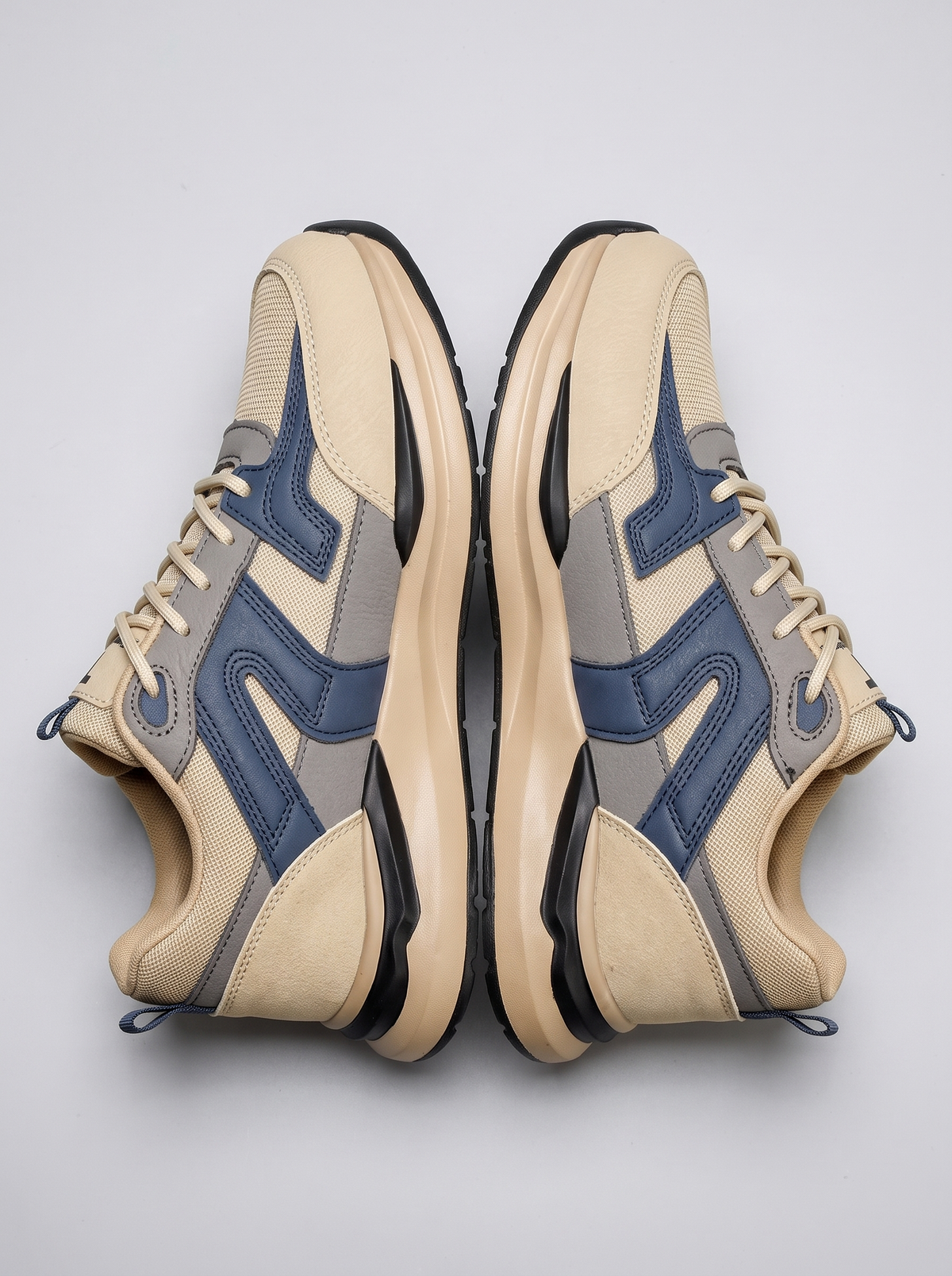 Spring retro sneakers bovenaanzicht