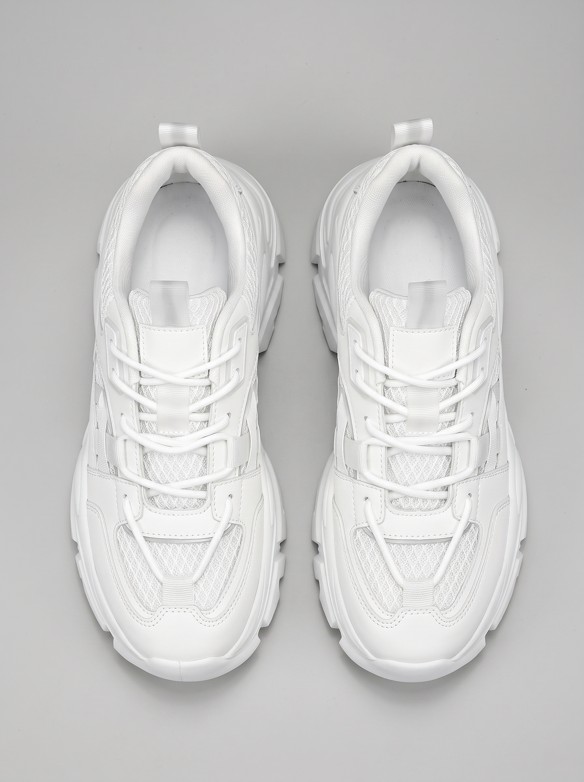 Chunky witte platform sneakers bovenaanzicht