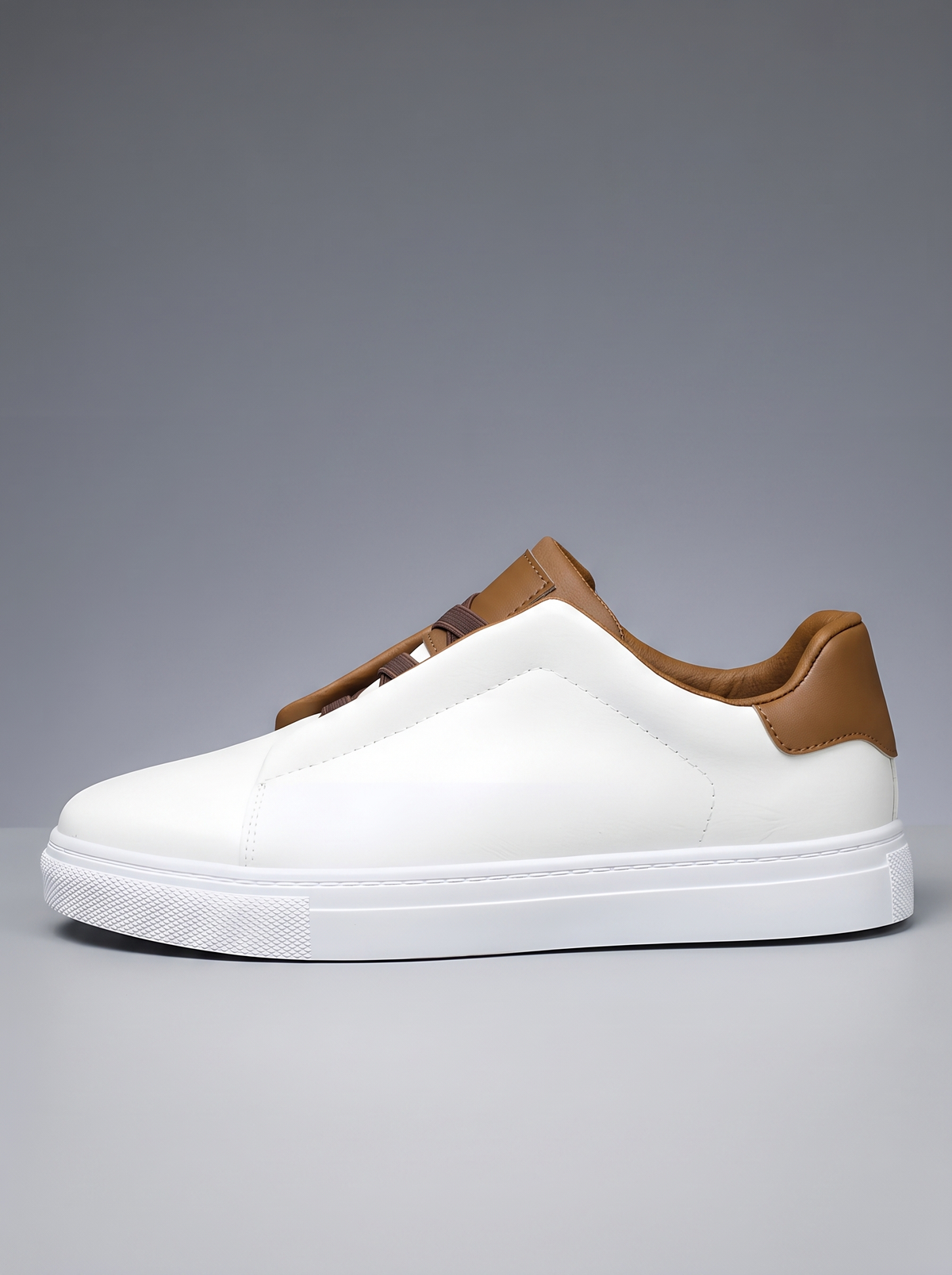 Easy witte leren sneaker zijaanzicht