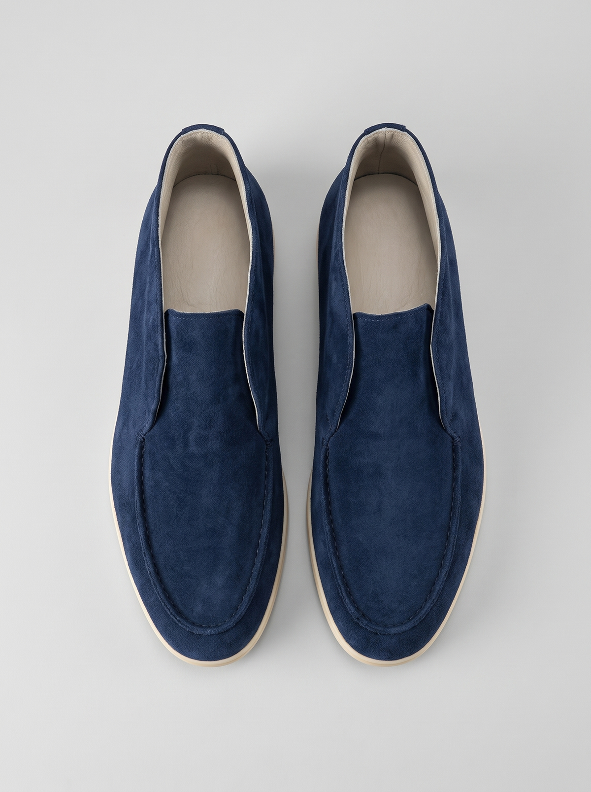 Mariner marineblauwe suede loafers bovenaanzicht