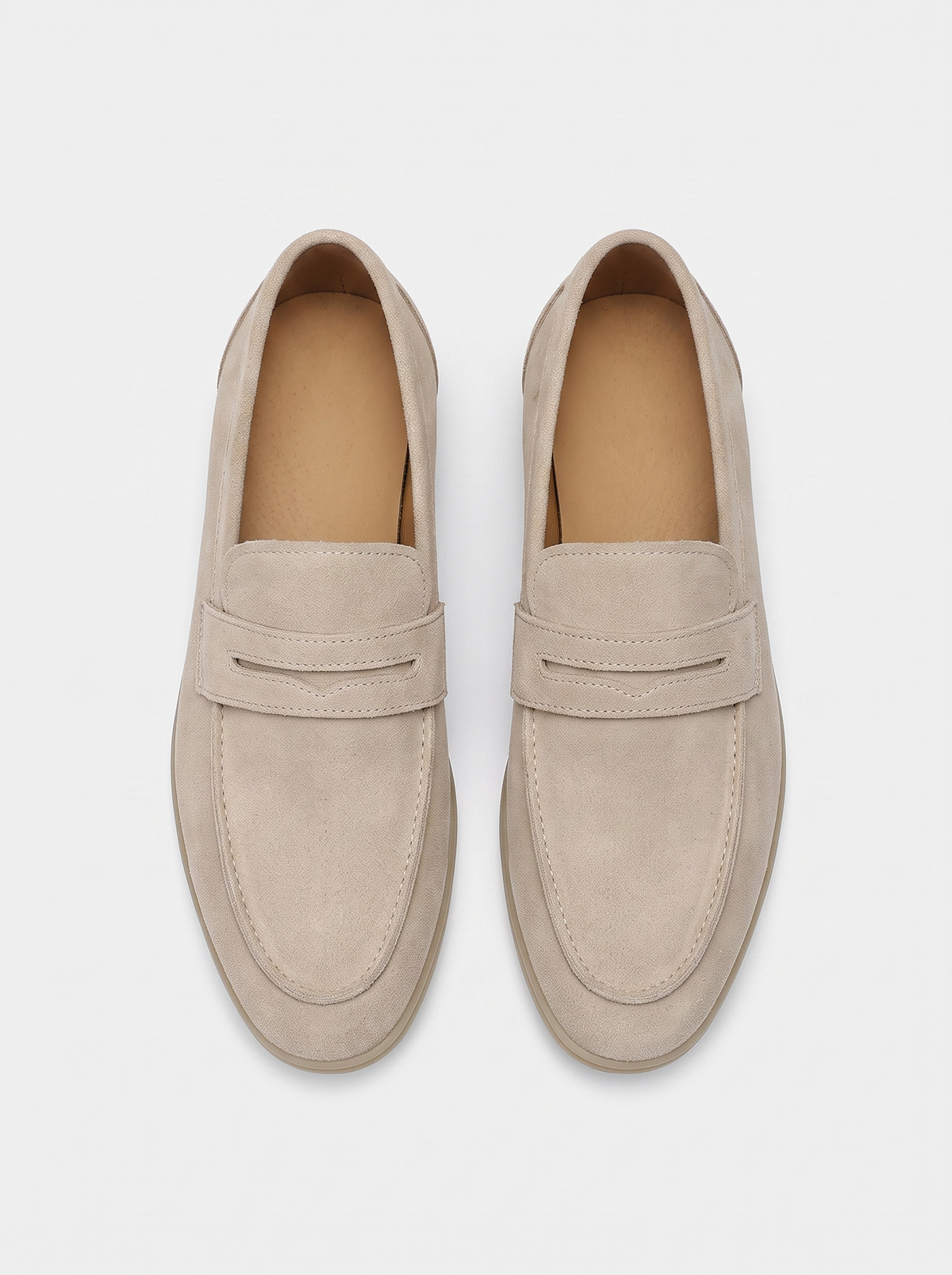 Stirling beige suede penny loafers bovenaanzicht