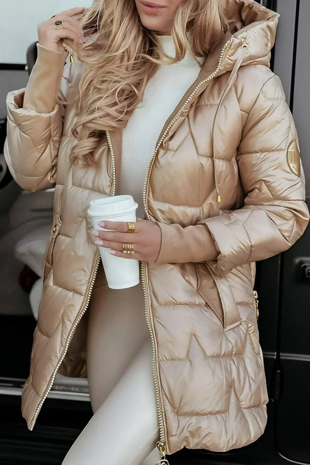 Wilma – Elegant Winter Coat with Hood and Padding